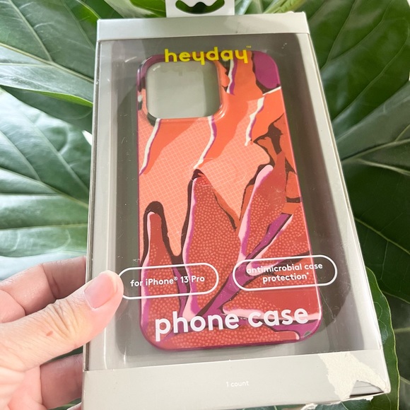 Target Hey Day Red Burgundy Pink Floral iPhone 13 Pro Hard Case Cell Phone NIB - Picture 2 of 6